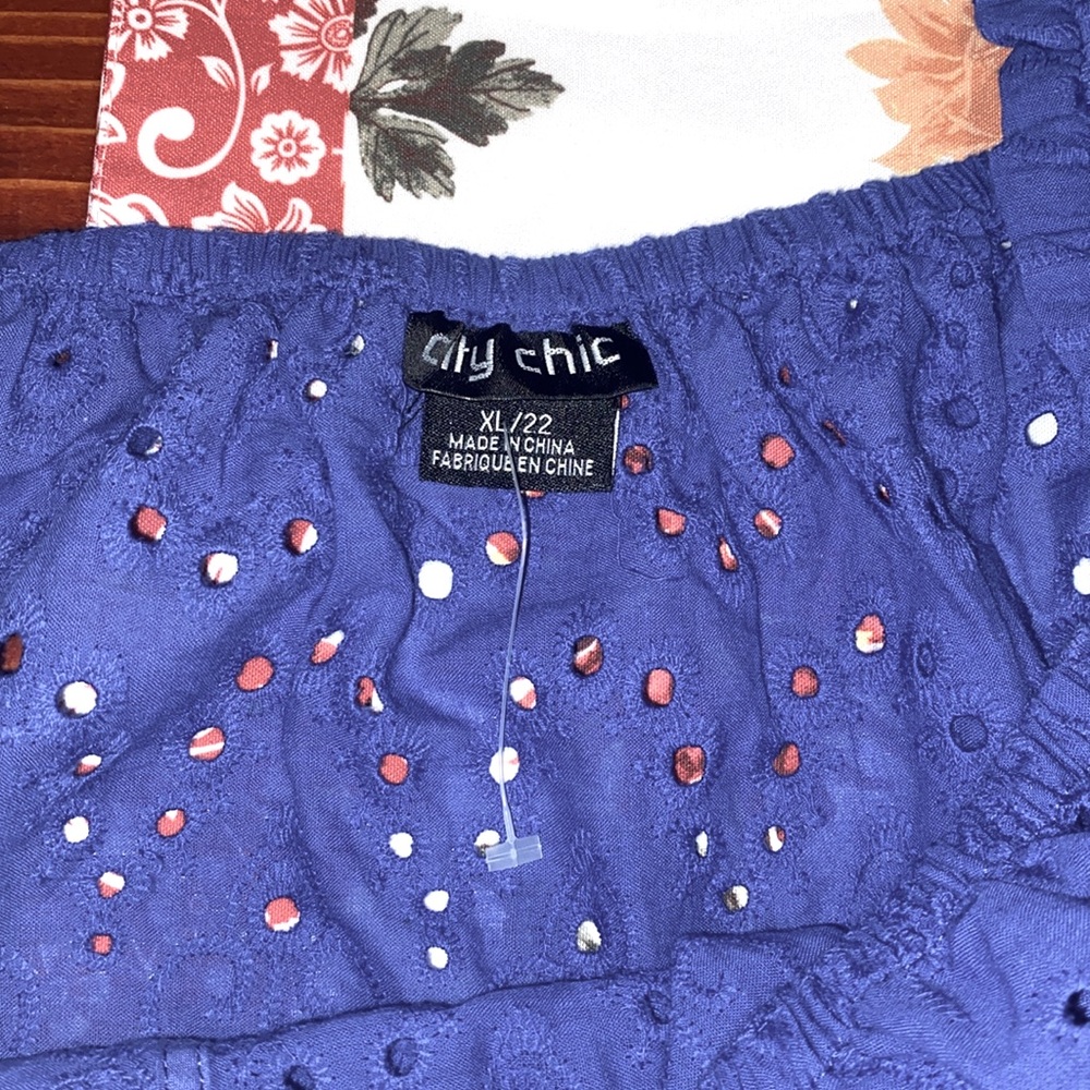 City chic royal blue eyelet puff sleeve blouse - Picture 6 of 7